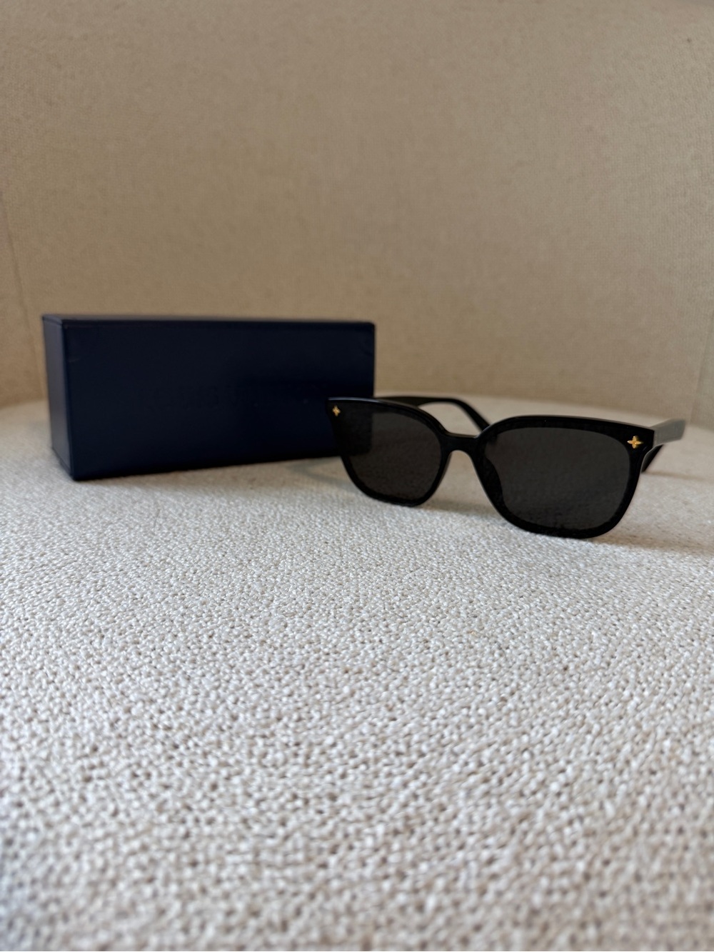 Louis Vuitton Black Sunglasses with Gold Accents - Picture 2 of 11